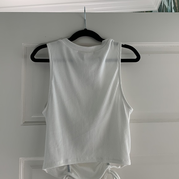 blue blush cropped white top - Picture 2 of 3